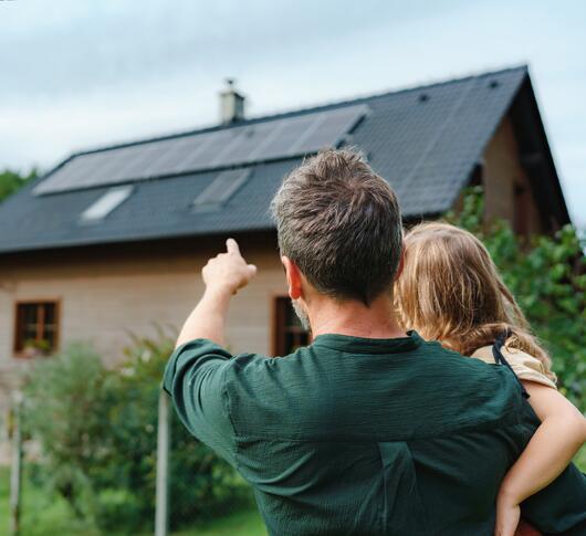 Photovoltaikanlage auf Hausdach installieren